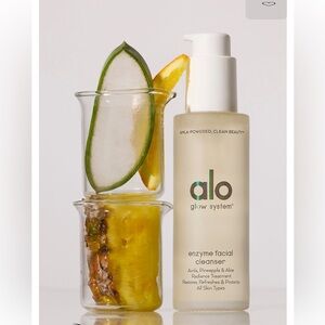 Alo Glow System Enzyme Facial Cleanser
